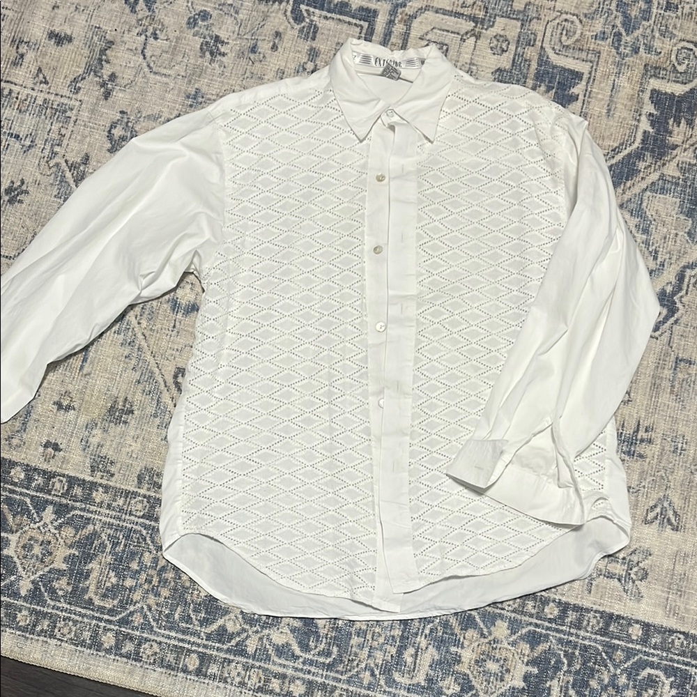 White Dress Shirt with Textured Fabric and Long Sleeves